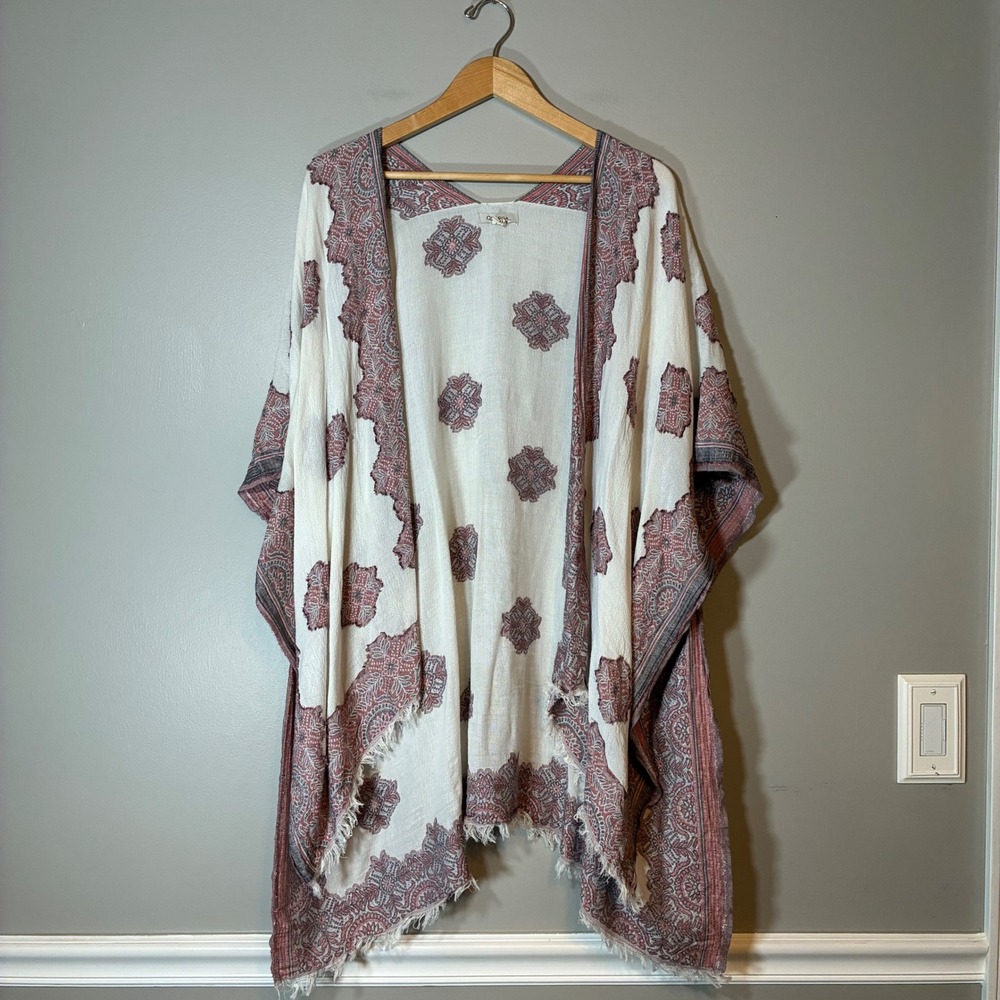 Quagga Kimono Wrap White Red Paisley Open Front Frayed Hem One Size Boho